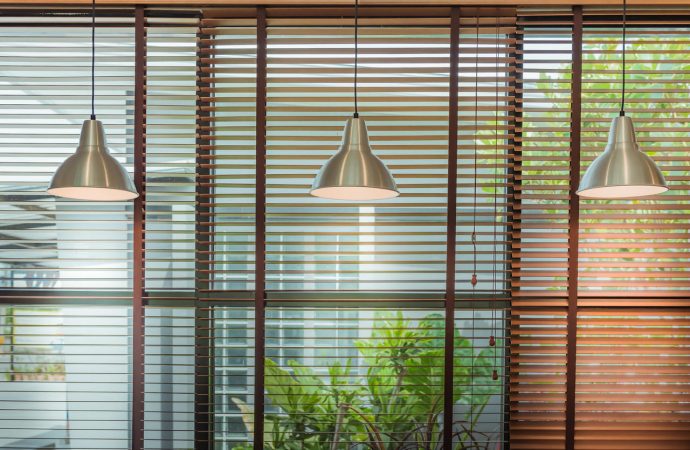Roman blinds or venetian blinds? What works well in the kitchen?