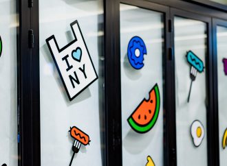 Removing stickers from glass – proven methods