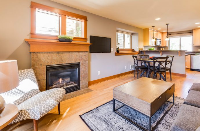 How to decorate a dining room combined with a living room in a modern way?
